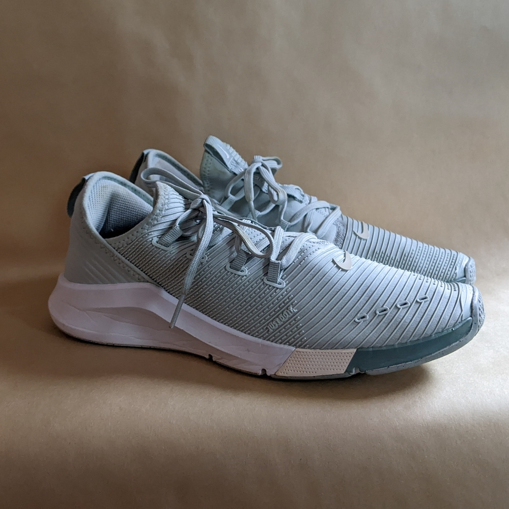 Nike Women's Air Zoom Elevate Running Shoes Light Silver/Guava Ice Size 9